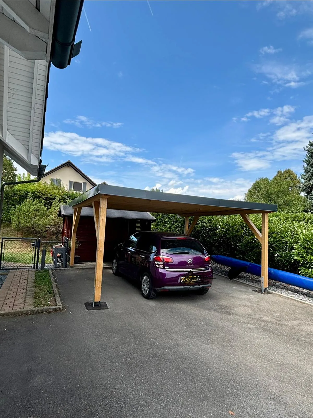 Construction d'un abri voiture en bois sur mesure – Jardinier de la Côte